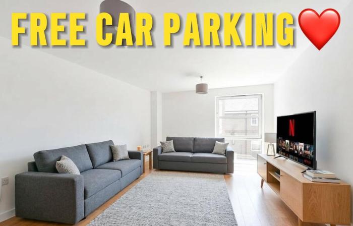 Exclusive 1 Bedroom Flat with car parking!