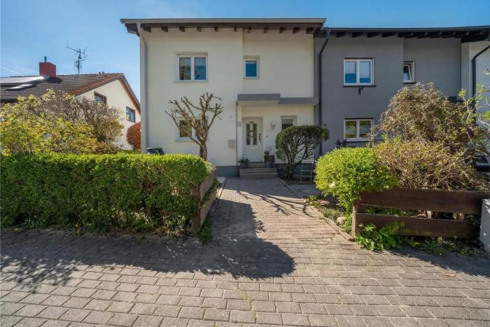 Ferienwohnung „bei Julia“ – Ruhe, Garten & Kaiserstuhl-Genuss