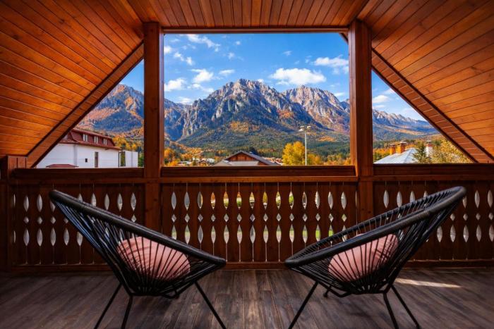 The Bear Chalet with Private Hot Tub