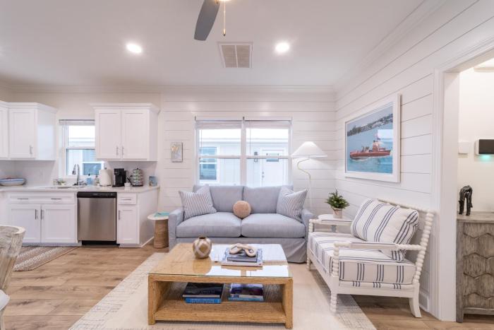 Palmetto Place, Charming Saint Simons Bungalow