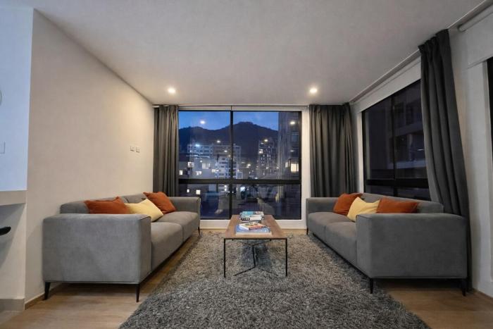 Luxury Apt I Views, Sauna, Gym near Unicentro