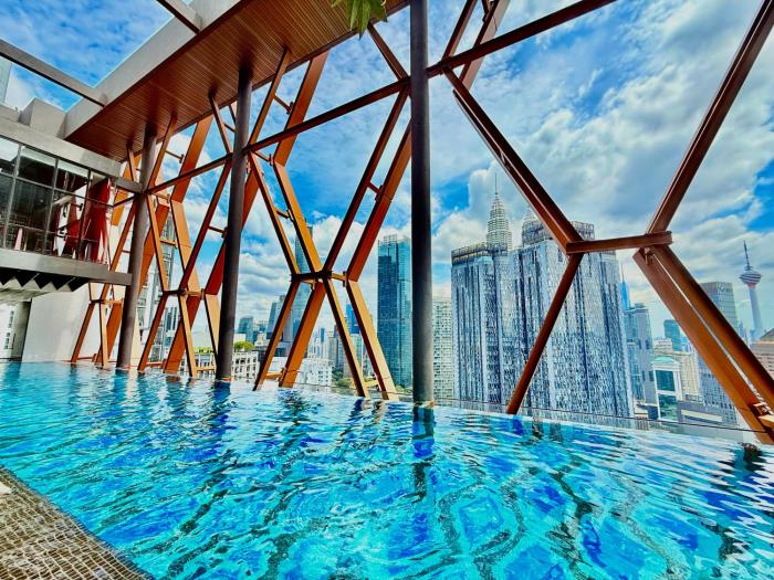 Scarletz Suites KLCC Inifinity Pool by Ixora