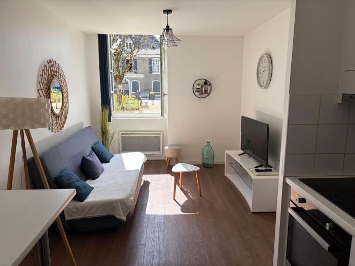 Studio cosy centre Pau proche gare lit Queen