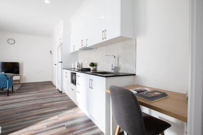 Budget Private Suite with Kitchen Ensuite and AC