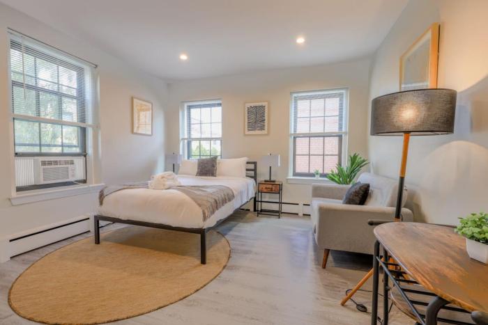 Back Bay Stylish Studio