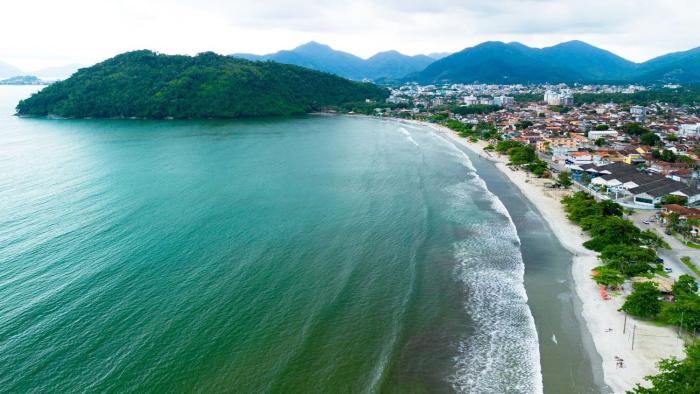 Casa c Churrasqueira perto da Praia do Pereque Acu