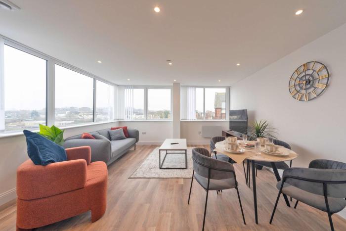 Bright 2BR Apartment at Trinity Point