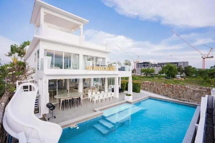 BG Pool Villas Party