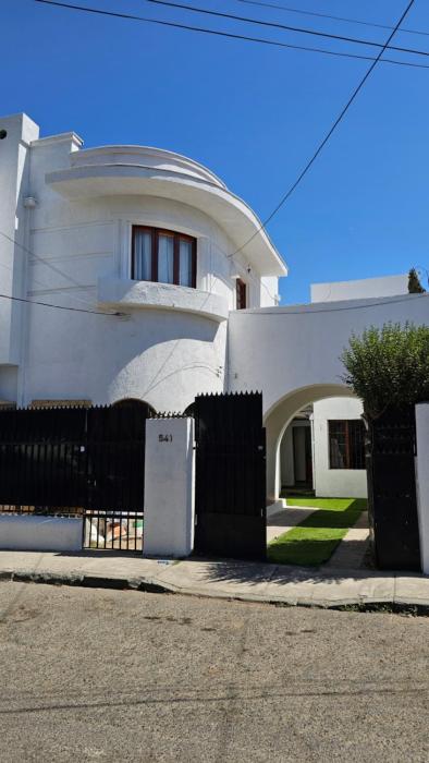 Wanderlust Hostel B & B