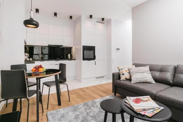 Urban Apartaments - Great Location - City Center - Mennica 41
