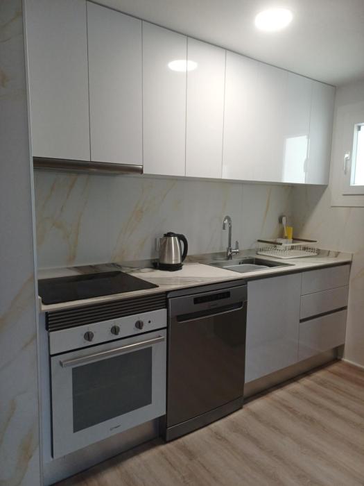 Stylish Apartment With Communal Pool