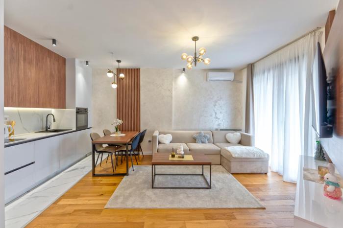 SkyLux Balkan Square