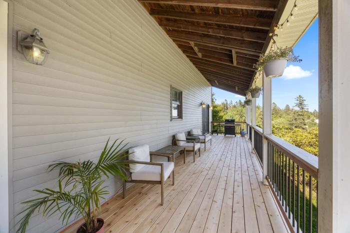 Acadia Woodland Retreat with Hot Tub & Outdoor Shower