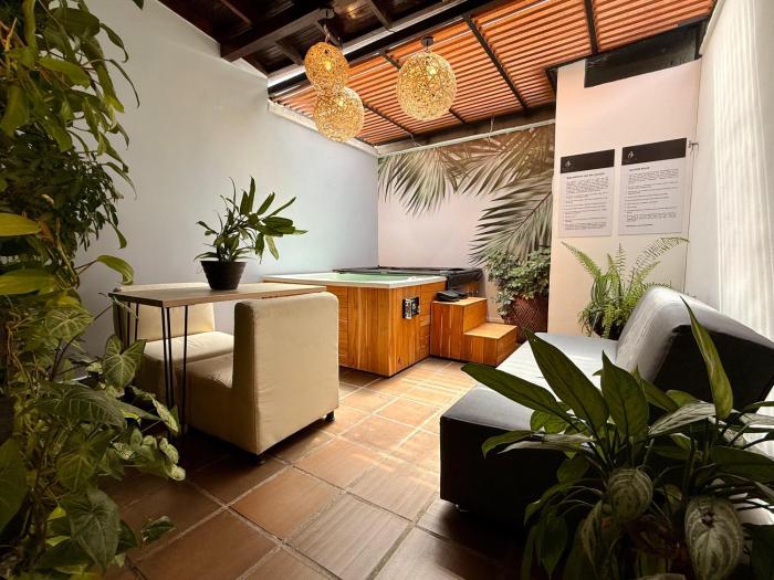 Moderno Apartamento Medellin con Jacuzzi y Aire Acondicionado