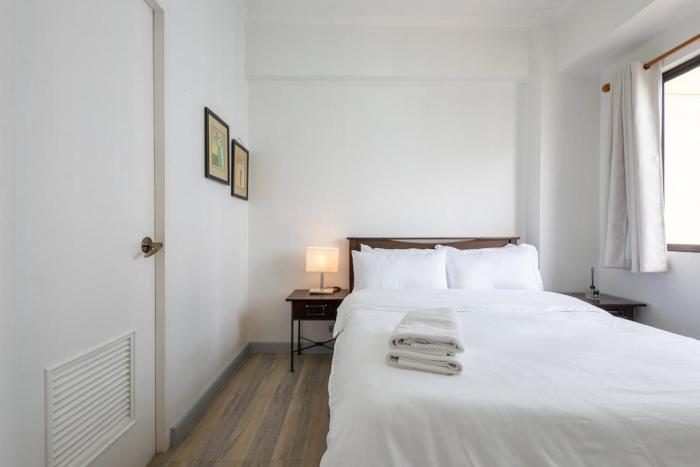 Cozy Forbeswood Heights Pad near St Lukes