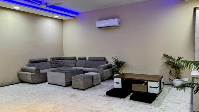 Luxurious 3bhk minimal apartment PS5 and tv