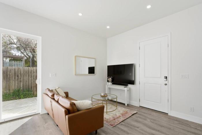 Colusa Commons 4 BR 3 BA near UC Davis