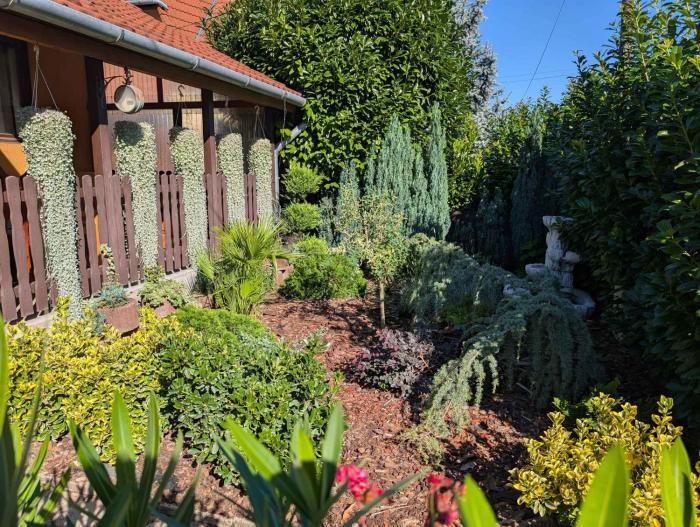 Holiday Home with A - C in Balatonkeresztur 54835