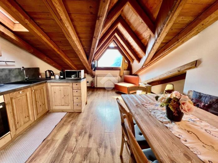 Mansarda panoramica a Temù- comprensorio ponte di legno-tonale