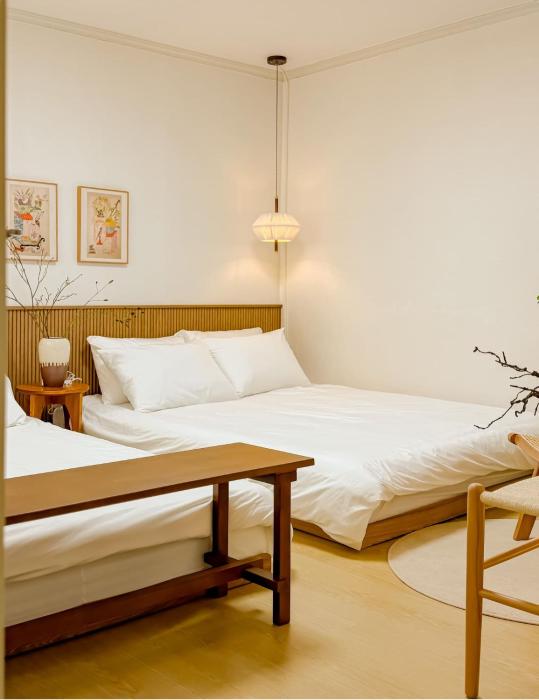 Hongdae 15 minutes,Yongsan, Haebangchon, Namsan, Seoul Tower, Itaewon