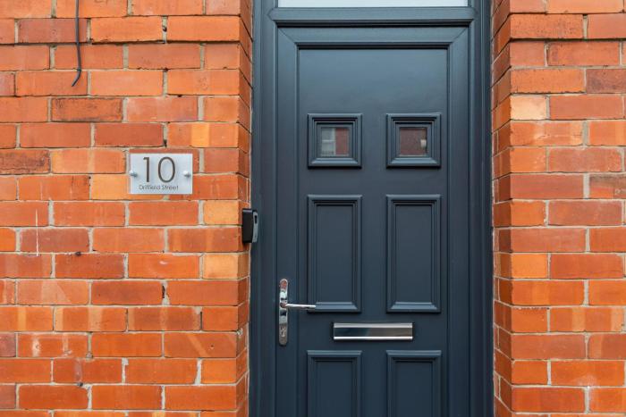 Manchester 2 bedroom house ideal for long stays