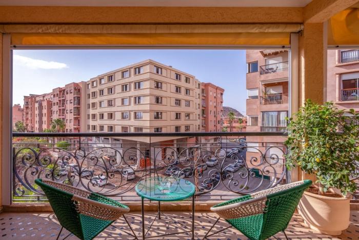 Elegant Apartment Marrakech City Center Gueliz Victor Hugo Balcony View 2BR - mus