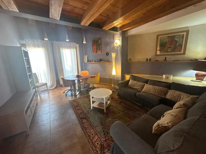 DIVINO BILOCALE nel centro storico - AGENZIA COCAL