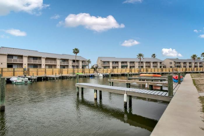 Fisherman Friend! - Coastal Condo - Views Await!