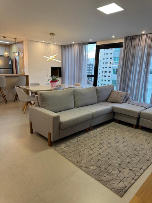 Apto na praia, 3 suítes, todo climatizado!