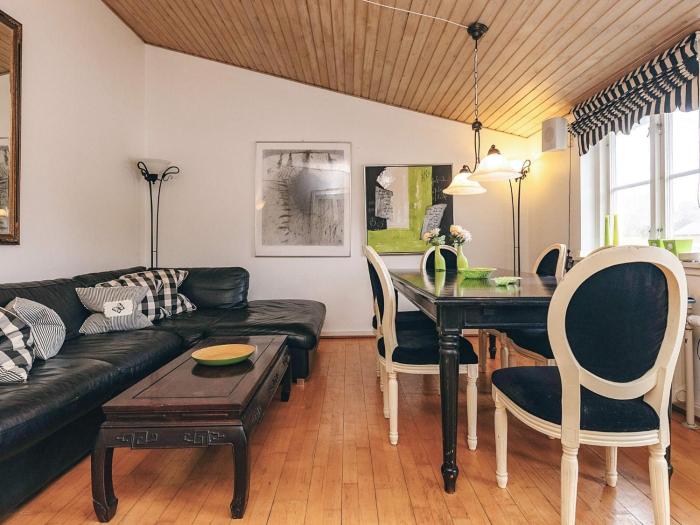 6 person holiday home in Brovst