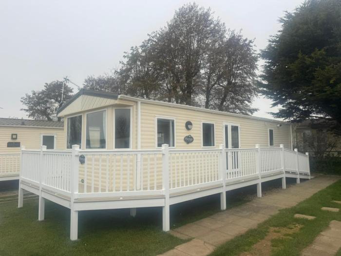 Wheelchair Friendly Caravan With Decking At Manor Park In Hunstanton Ref 23045B