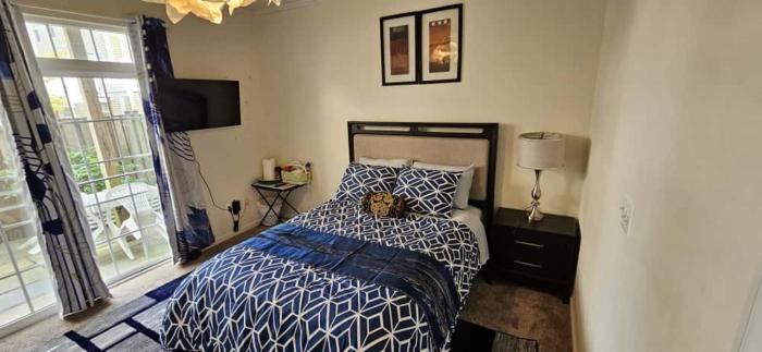 Single Room in Townhouse