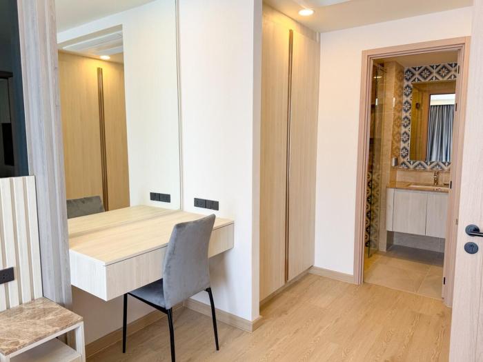 C235 New Modern 1BR Pool & Gym Close to Beach