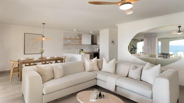 Coastal Luxe - Ocean View Apartment