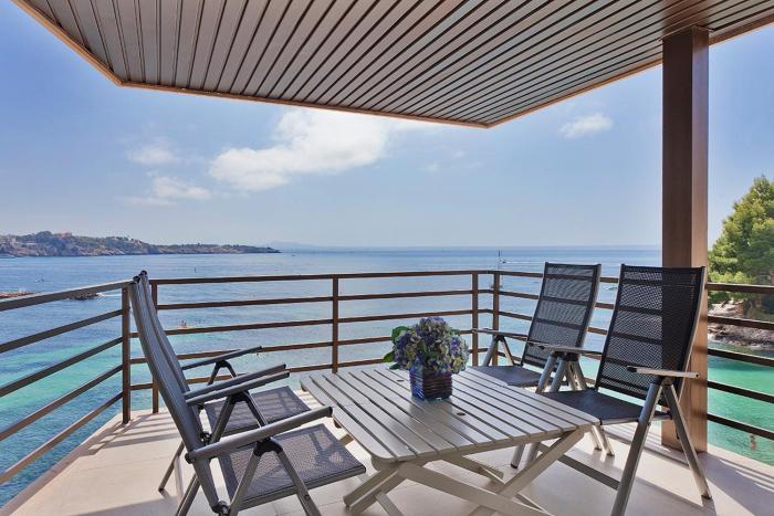 Luxurious seafront apartment Renovated in 2024