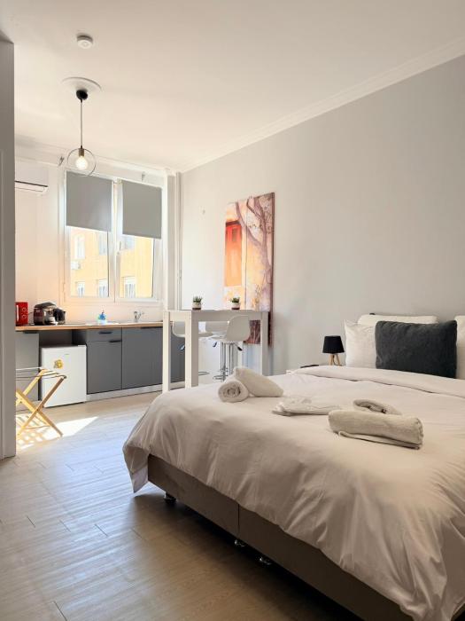 Aiolou 68str rooms & apartments