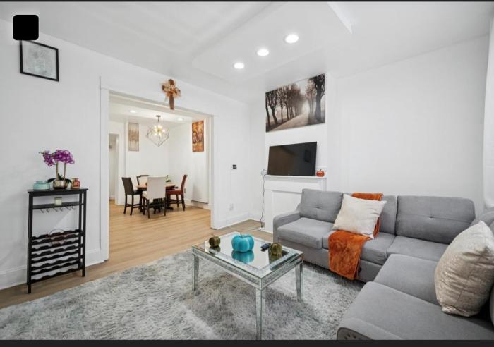 3bedroom 2 bath minutes away from Temple, Philly museum, Philly zoo , center city