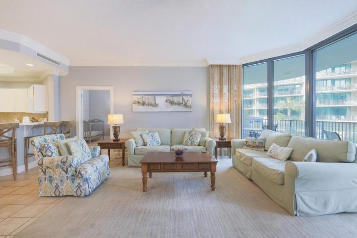 Phoenix on the Bay 1111 condo