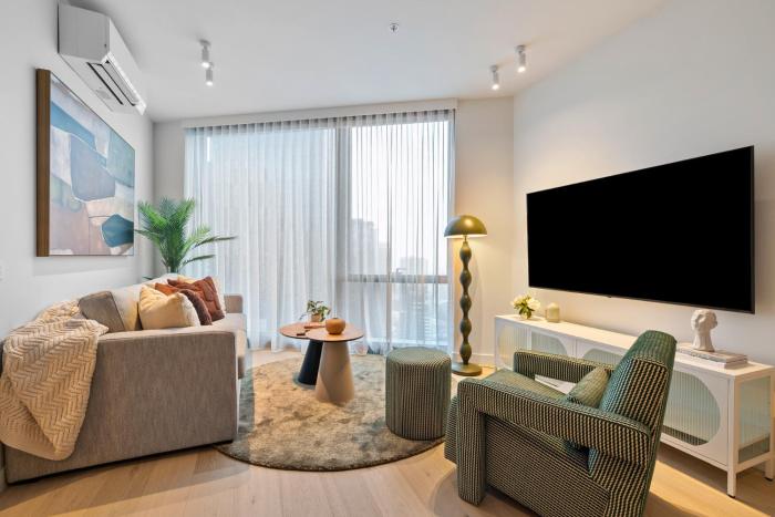 Queensbridge Executive Riverside Residence