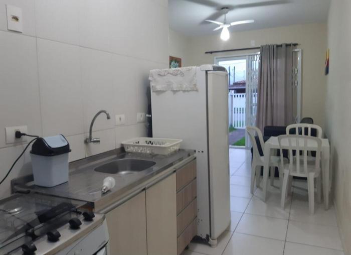Casa na praia central de Guaratuba