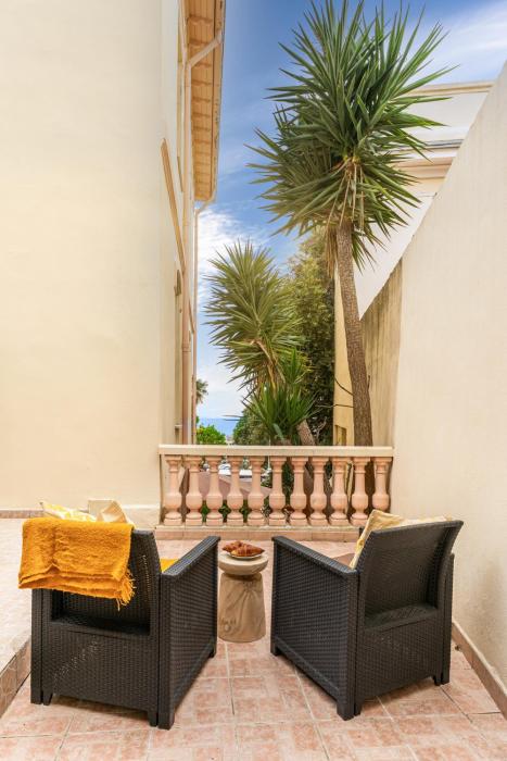 Ecrin au calme, terrasse & parking, Nice