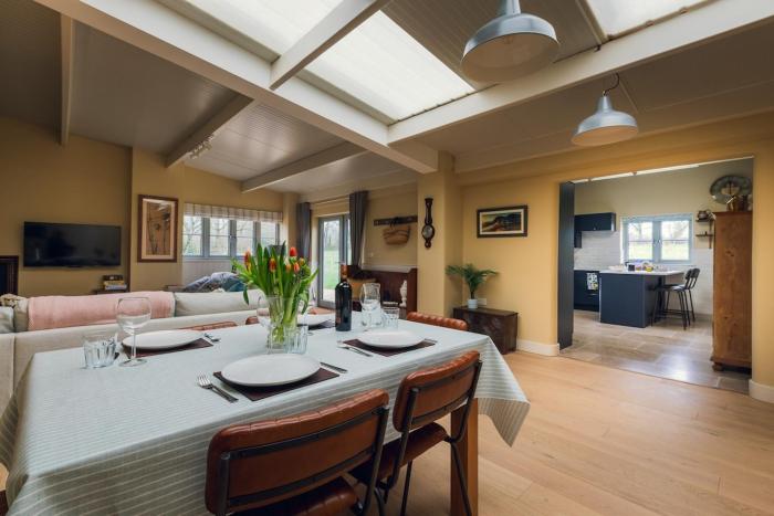 Badger Barn Knights Farm Allsaints Axminster, Devon EX13 7LS