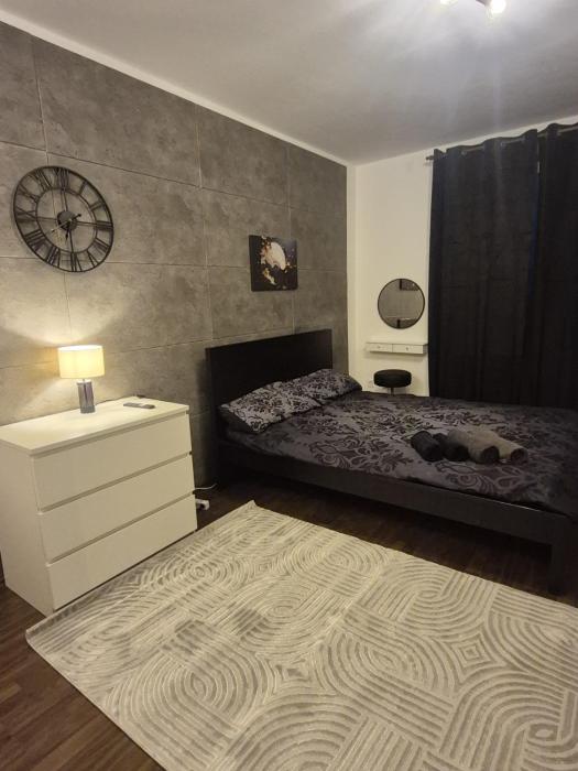 CityNest O5 Midnight Marble Suite