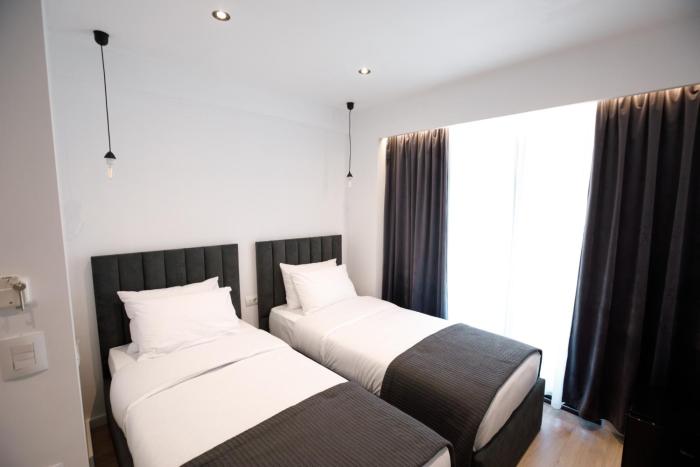 Silver Stone Studio Apartments