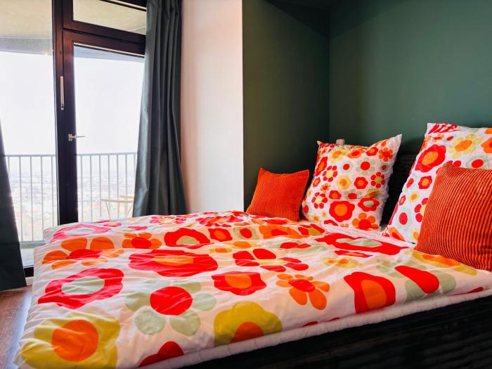 Skyline- 2 Zimmer-Apartment, Balkon, Messe & Bahnhof nah