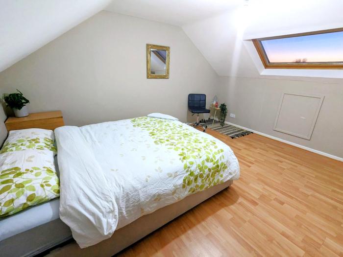 Spacious private loft room in Fulwood Preston