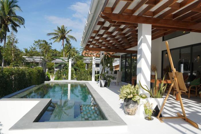 O3 Green 2b Garden Pool Villa and Unique Furniture