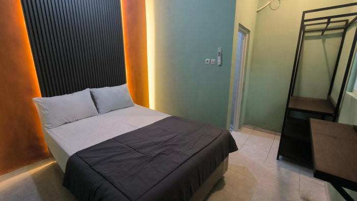 JoKostel Family Living Solo