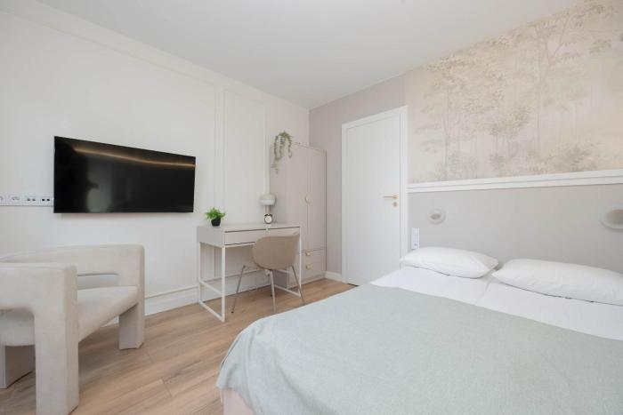Spacious Family Apartment Suited for Remote Work by Noclegi Renters