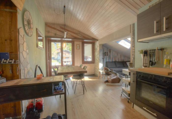 Antares 507, au centre a Anzere